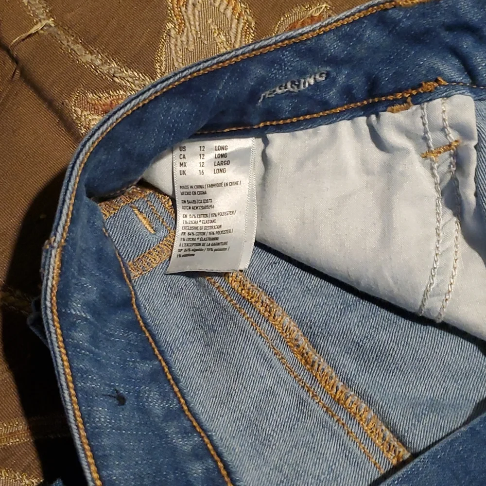 Jeans - Picture 3 of 4